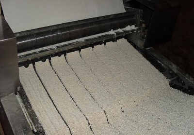 instant-noodle-machine-waving